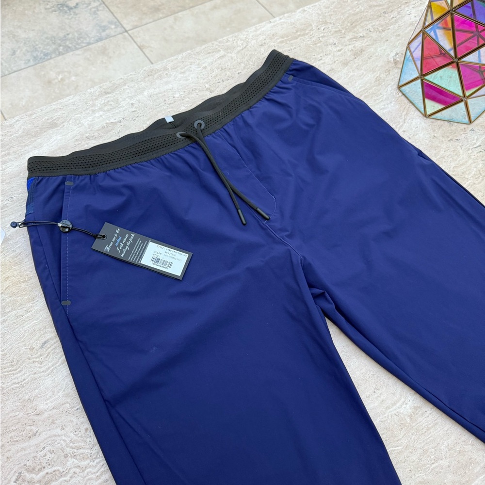 NWT! Greyson Nightwolf lightweight Jogger Pants!